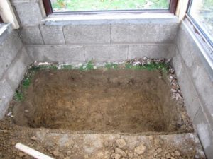 Überwinterungsgrube im Bau